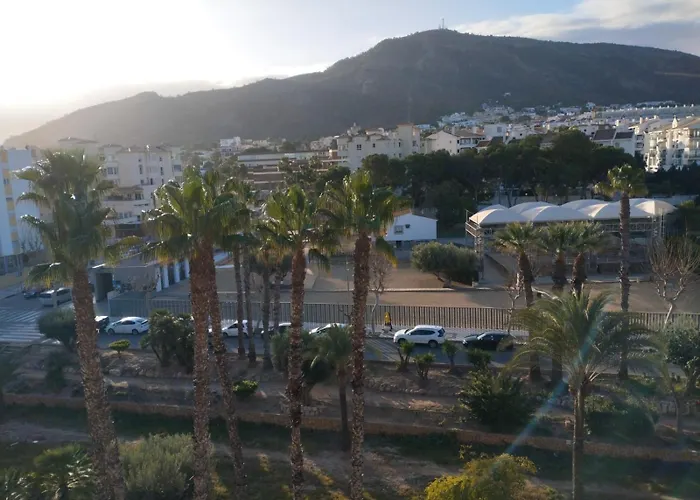 Edificio álamos Albir *